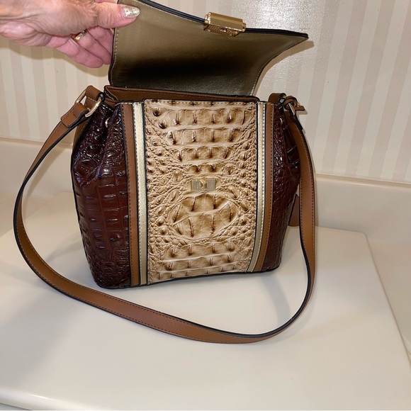 Mia K. Collection Vegan Leather Shoulder Bag Embossed Faux Alligator - Picture 10 of 15